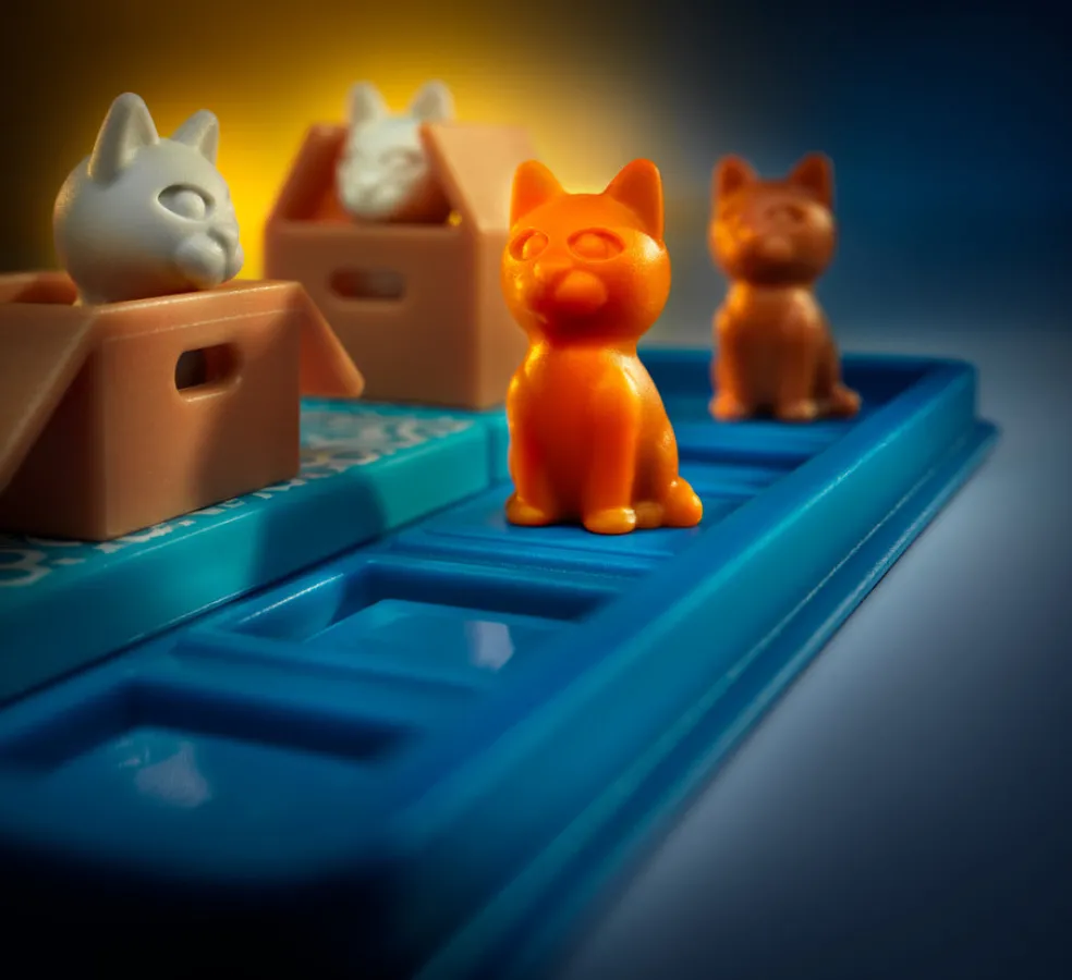 Cats and Boxes SmartGames