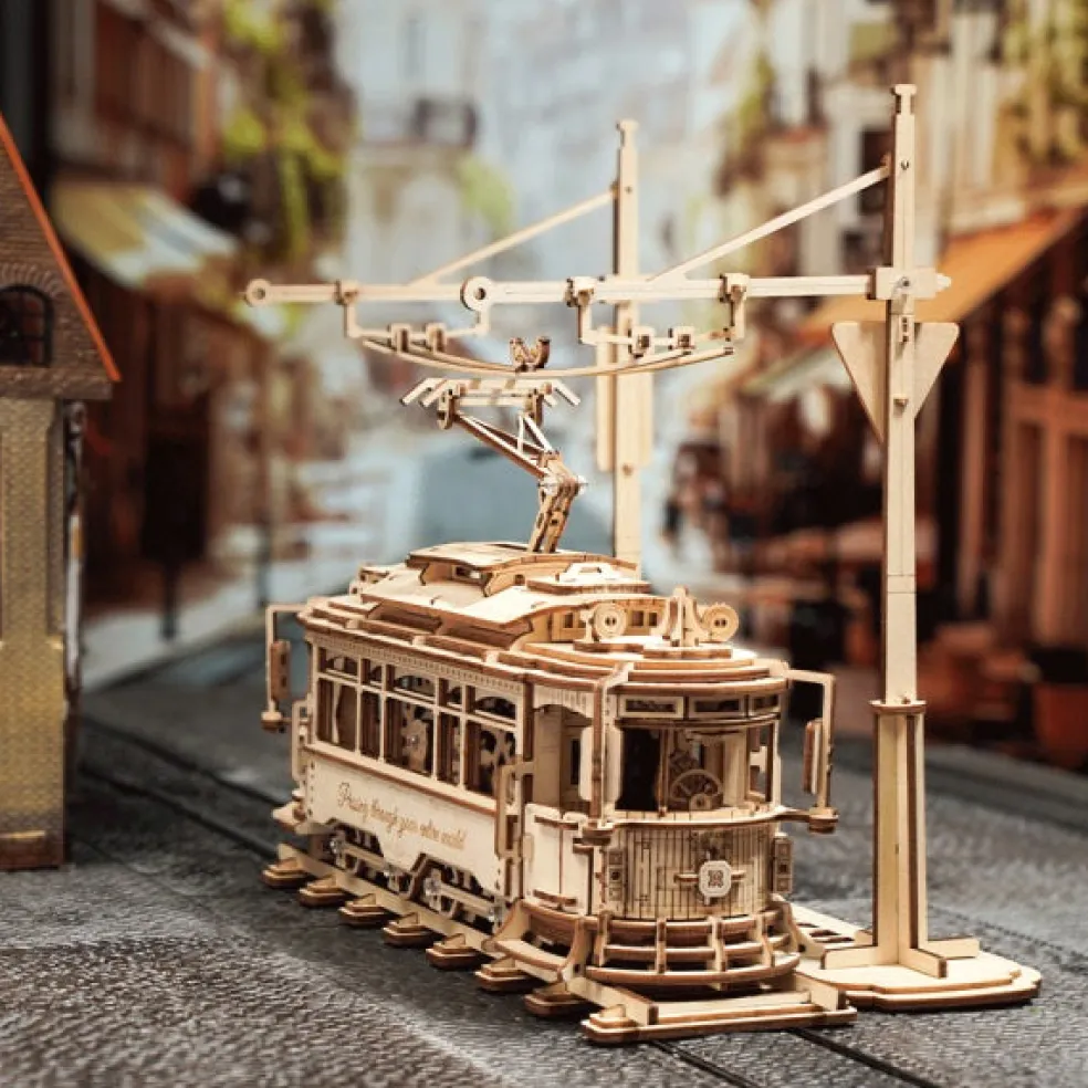 Koottava puinen pienoismalli Classic City Tram