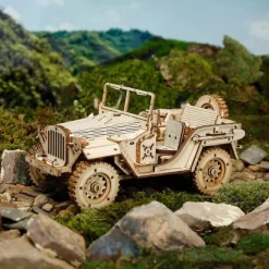 Koottava puinen pienoismalli Army Field Car