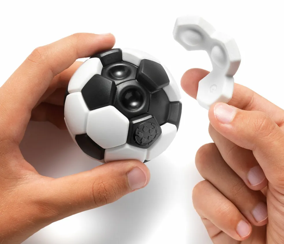 Plug and Play Ball pulmapeli SmartGames